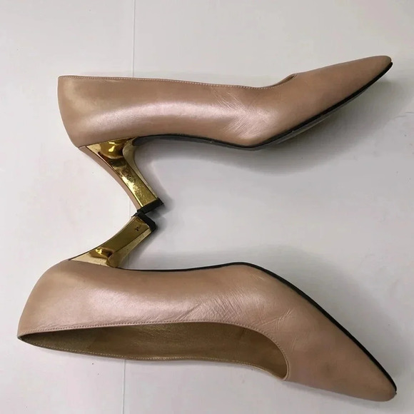 Stuart Weitzman blush leather with gold heels size 8 1/2m - Picture 4 of 8
